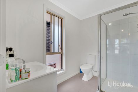 Property photo of 76 Saltbush Crescent Brookfield VIC 3338
