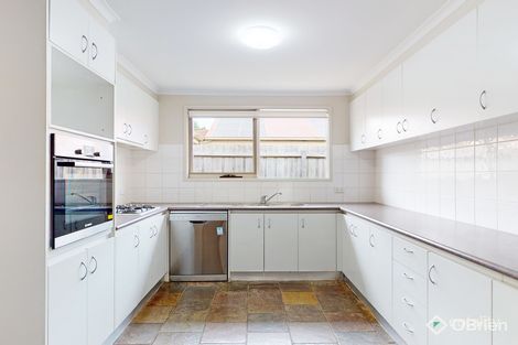 Property photo of 4 Tyntynder Close Berwick VIC 3806