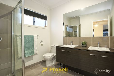 Property photo of 22 Havenstone Drive Keysborough VIC 3173