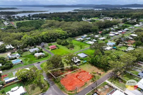 4 Regal St, Russell Island, QLD 4184