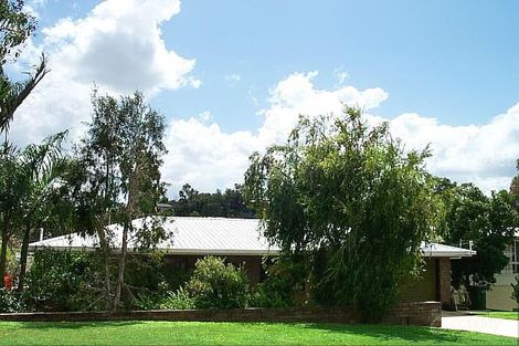 6 Walters Ave, West Gladstone, QLD 4680