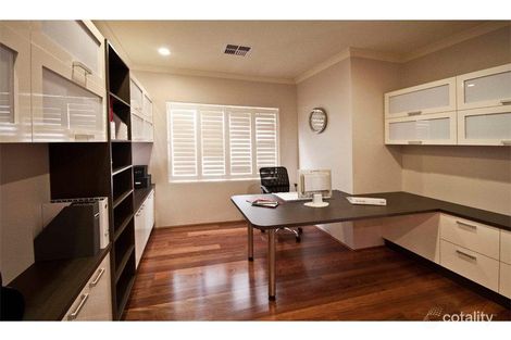 Property photo of 16 Hartz Way Wandi WA 6167