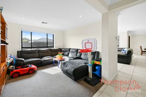 Property photo of 18 Ranger Close Rutherford NSW 2320