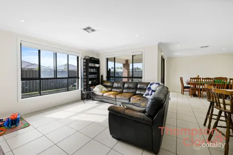 Property photo of 18 Ranger Close Rutherford NSW 2320