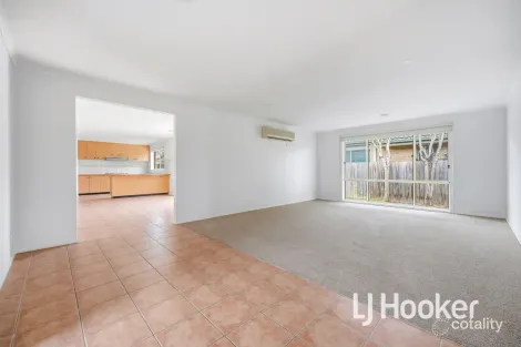 Property photo of 6 Naja Crescent Hampton Park VIC 3976
