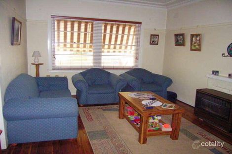 Property photo of 18 Halloran Street Turvey Park NSW 2650