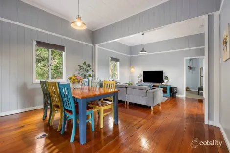 Property photo of 8 Anthony Court Summerholm QLD 4341