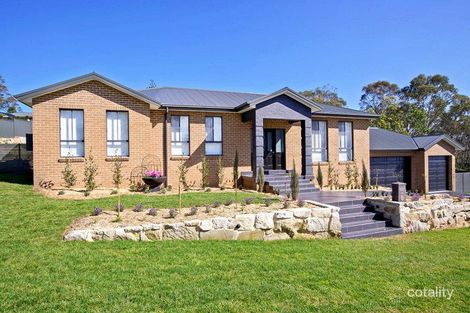 8 James O'Donnell Dr, Bowenfels, NSW 2790