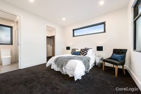 Property photo of 2/10 Ronald Avenue Bulleen VIC 3105