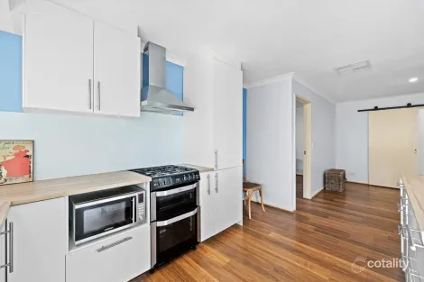 Property photo of 57 Bondi Crescent Warnbro WA 6169