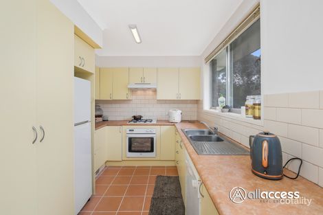 Property photo of 10 Sweet Gum Avenue Narre Warren VIC 3805
