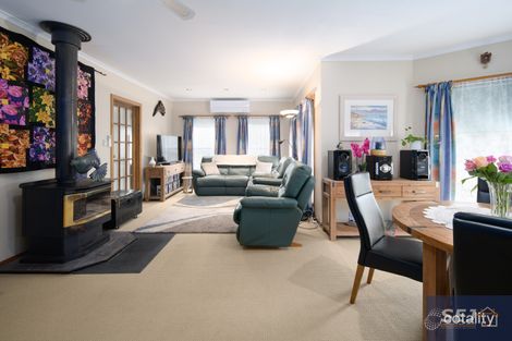 Property photo of 16 Sunshine Rise Sandy Point VIC 3959