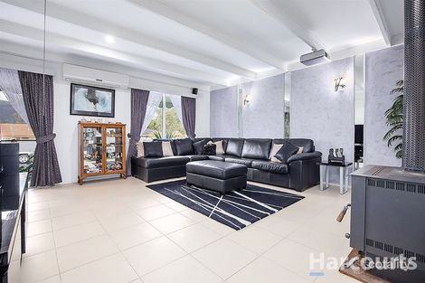 Property photo of 11 Nairana Court Ferntree Gully VIC 3156