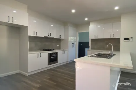 Property photo of 2/30 McDonalds Road Epping VIC 3076