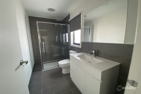 Property photo of 2/30 McDonalds Road Epping VIC 3076