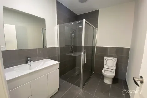 Property photo of 2/30 McDonalds Road Epping VIC 3076