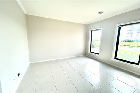 Property photo of 42 Australorp Drive Clyde North VIC 3978