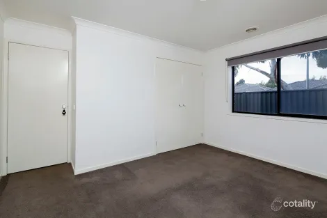 Property photo of 12 Rosyth Way Cranbourne East VIC 3977