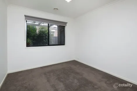 Property photo of 12 Rosyth Way Cranbourne East VIC 3977