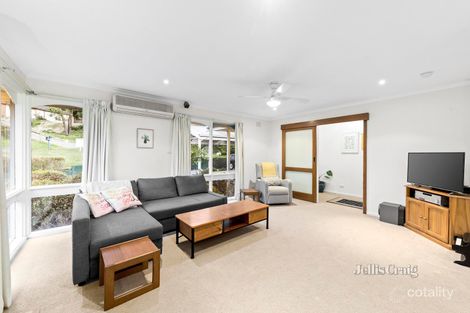 Property photo of 2 Hilltop Rise Launching Place VIC 3139
