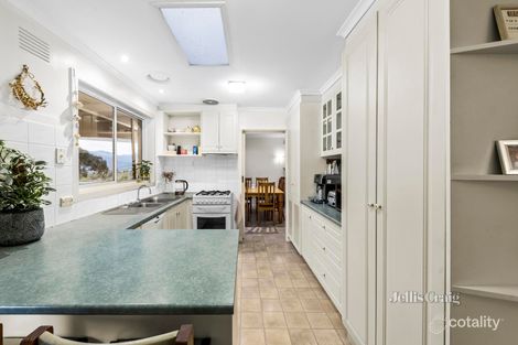 Property photo of 2 Hilltop Rise Launching Place VIC 3139