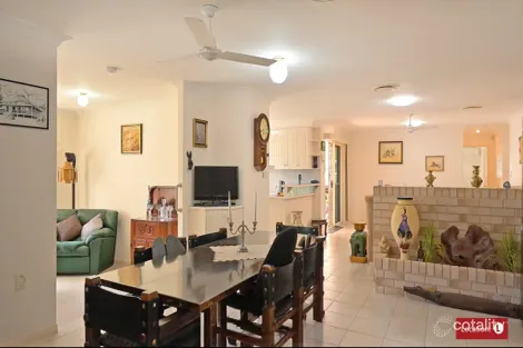 Property photo of 8 Markham Court Kepnock QLD 4670