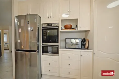Property photo of 8 Markham Court Kepnock QLD 4670