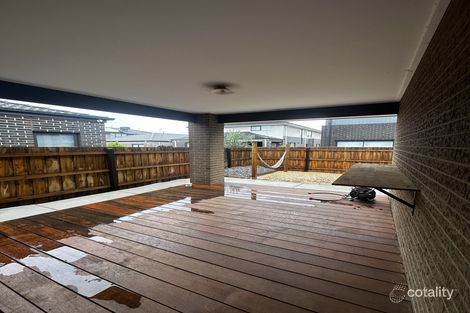 Property photo of 44 Gibsons Circuit Bonnie Brook VIC 3335