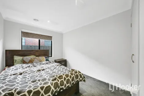 Property photo of 5 Knebworth Drive Strathtulloh VIC 3338