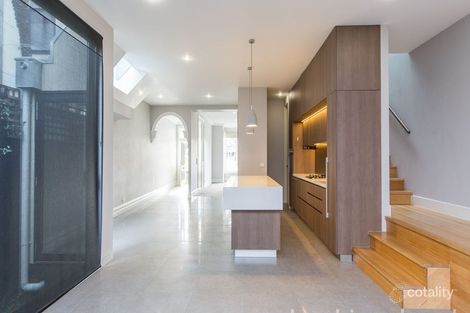 12 Howe Cres, South Melbourne, VIC 3205