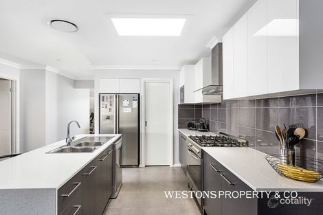 8 Richards Loop, Oran Park, NSW 2570