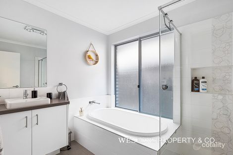 Property photo of 8 Richards Loop Oran Park NSW 2570