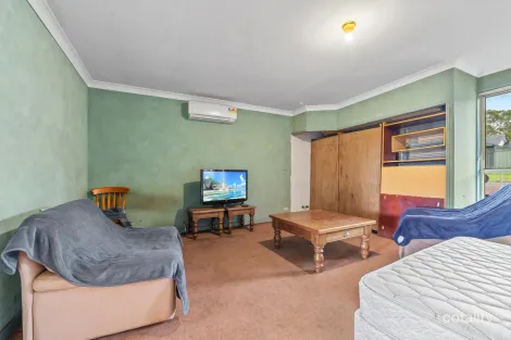 Property photo of 10 Nicoli Close Buff Point NSW 2262