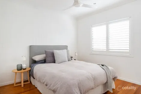Property photo of 218 Prince Edward Parade Scarborough QLD 4020