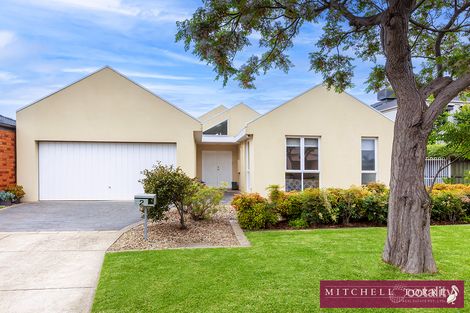 2 Stephanie Ct, Patterson Lakes, VIC 3197