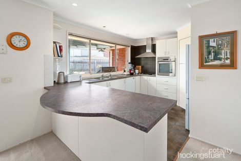 Property photo of 18 Parkview Close Hoppers Crossing VIC 3029