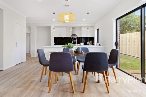 Property photo of 1/10 Moorfield Avenue Rosebud VIC 3939
