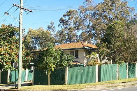 2 Carwell Ave, Petrie, QLD 4502