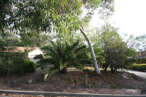 32 Hamilton Cres, Aberfoyle Park, SA 5159