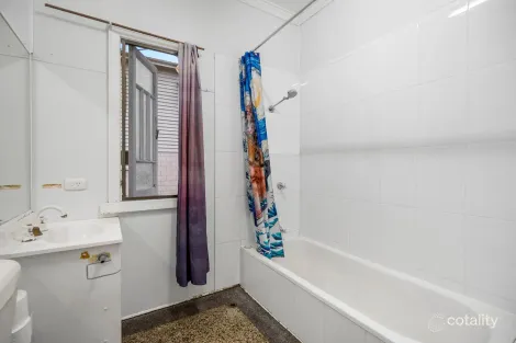 Property photo of 8 Sinclair Street Newtown QLD 4305