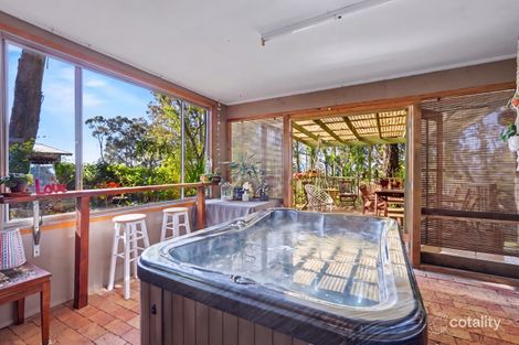 Property photo of 3 Hillcrest Road Empire Bay NSW 2257