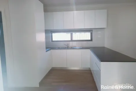 Property photo of 33 Durham Street Minto NSW 2566