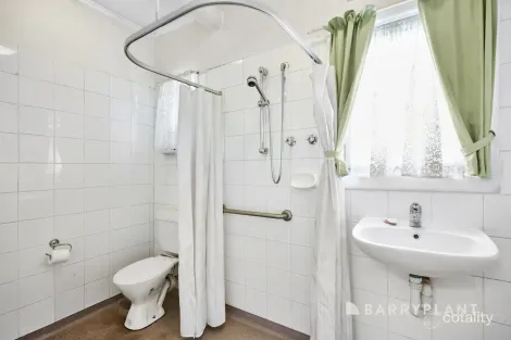 Property photo of 11 Miller Grove Ringwood East VIC 3135