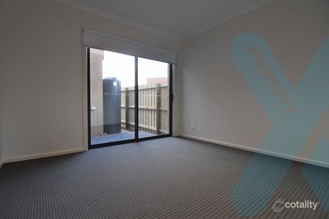 Property photo of 38 Queen Circuit Sunshine VIC 3020