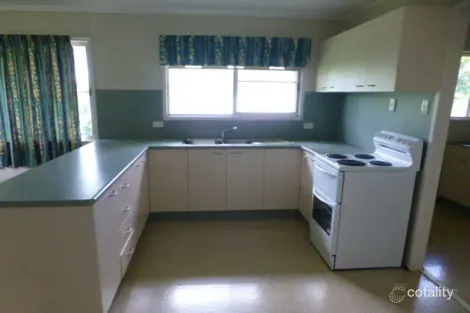 Property photo of 29 Beardmore Crescent Dysart QLD 4745