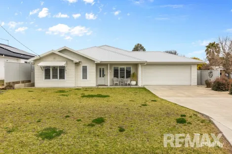 2 Borambola St, Ladysmith, NSW 2652