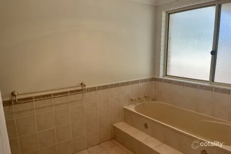 Property photo of 10 Honeyeater Crescent Blaxland NSW 2774