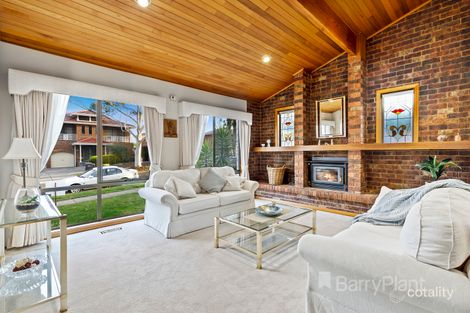 Property photo of 28 Edmund Rice Parade Watsonia North VIC 3087