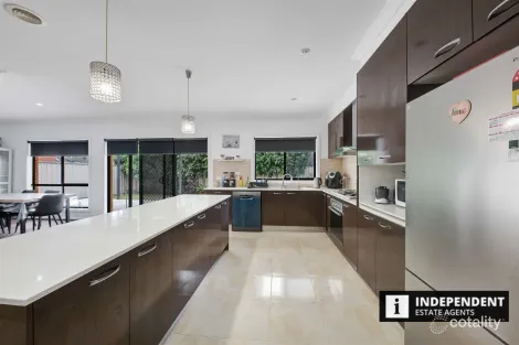 Property photo of 7 Red Fox Boulevard Brookfield VIC 3338