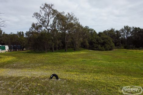 Property photo of 14 Kangaroo Loop Birchmont WA 6214